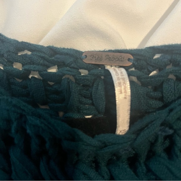 Free People Crochet Fringe Emerald Green Crop Sweater XS - Picture 7 of 15
